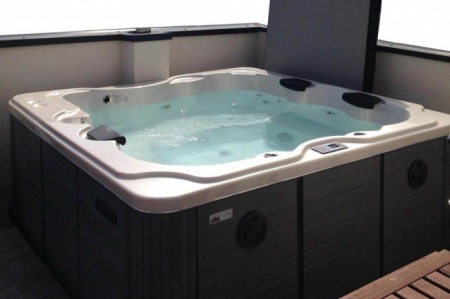 Гидромассажный бассейн Sunrans SR801 Гидромассажный бассейн Sunrans SR801